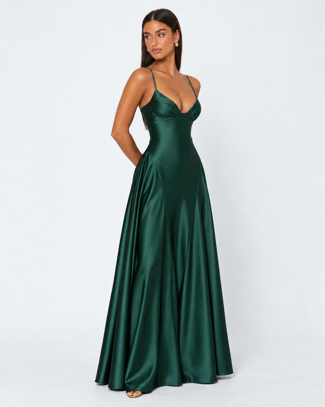 Vestido longo em cetim com corpete e cordões nas costas