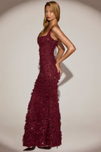 Vestido longo Vasanta com corpete e aplicações florais em vermelho vinho