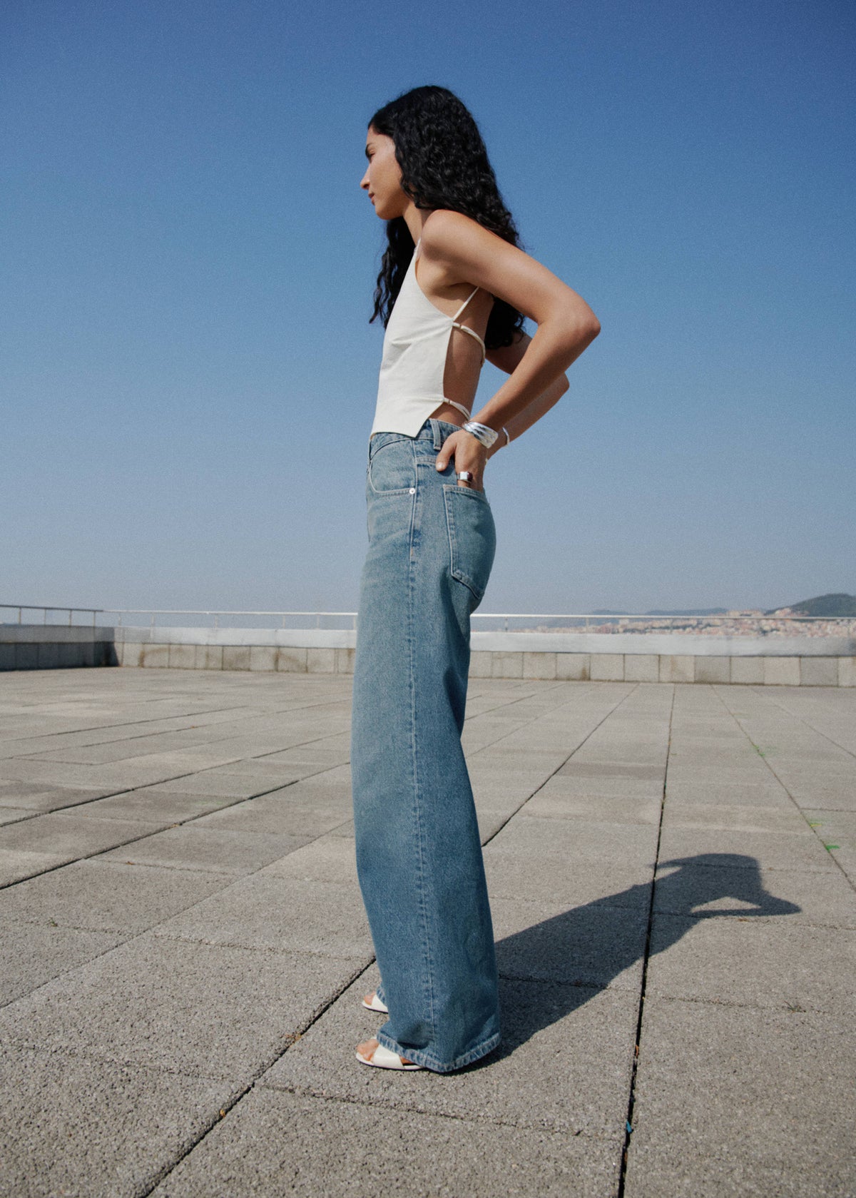 Jeans retos com cintura de altura média - Plano médio