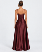 Vestido longo em cetim com corpete e cordões nas costas