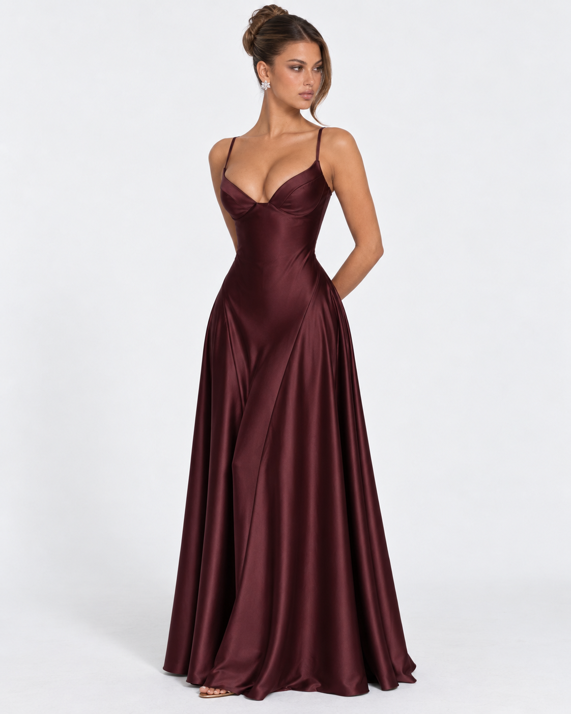 Vestido longo em cetim com corpete e cordões nas costas