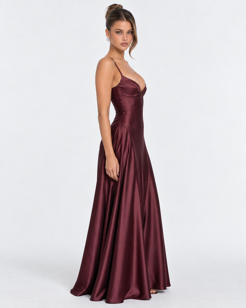 Vestido longo em cetim com corpete e cordões nas costas