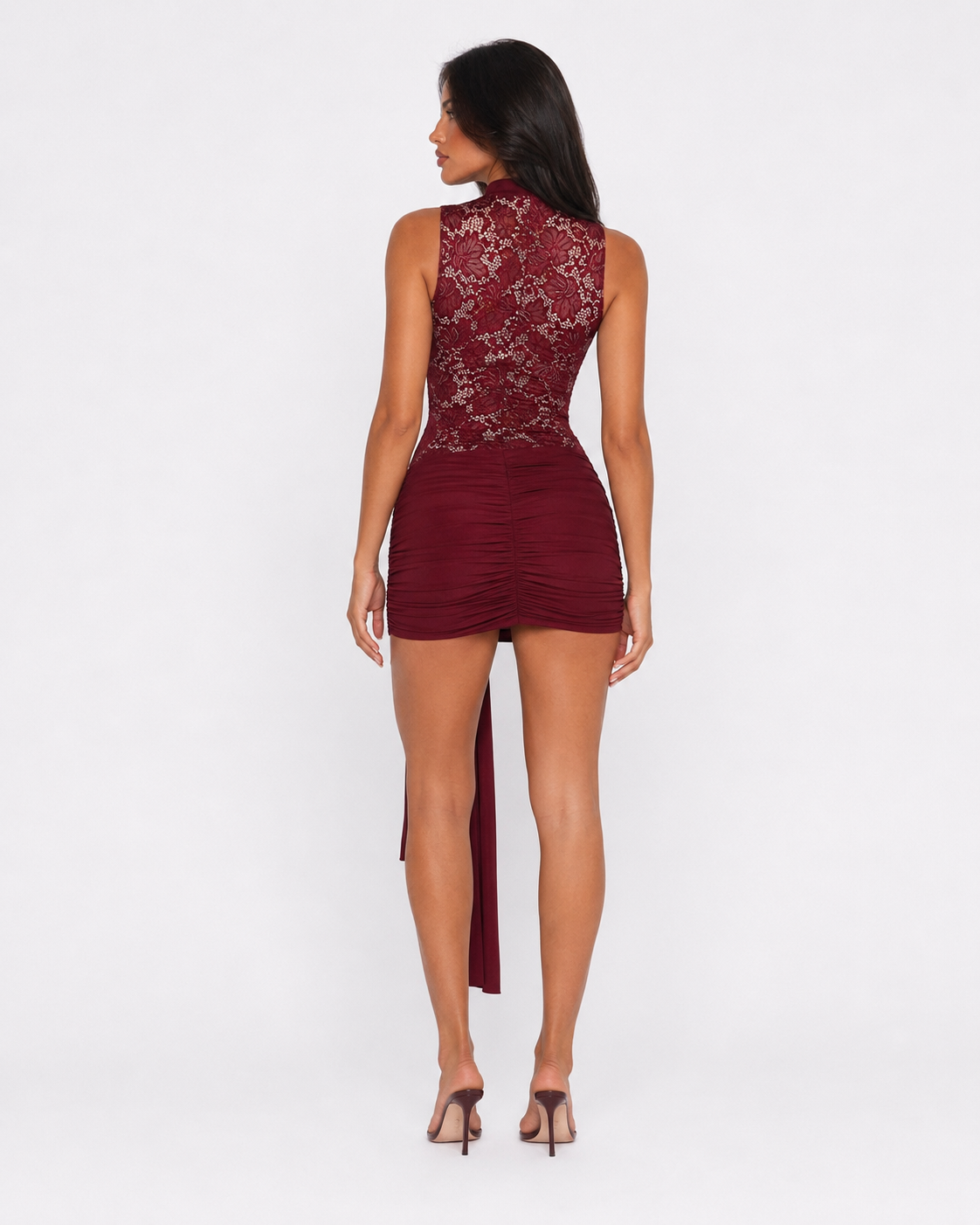 Vestido Curto de Renda Drapeado Estrela da Brisa