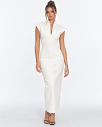 Vestido longo com ombros estruturados e decote em V