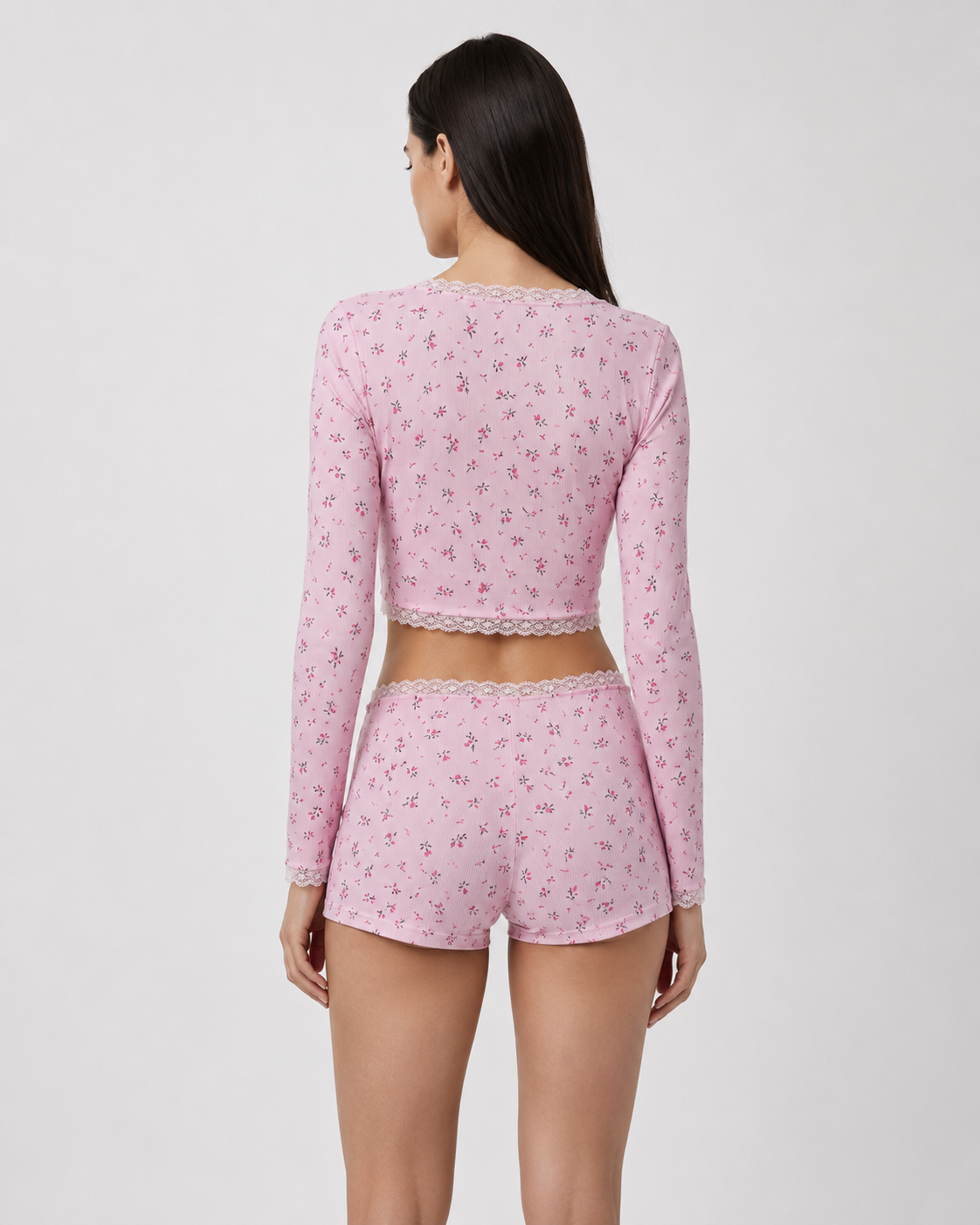 Pijama floral com camisola curta de manga comprida