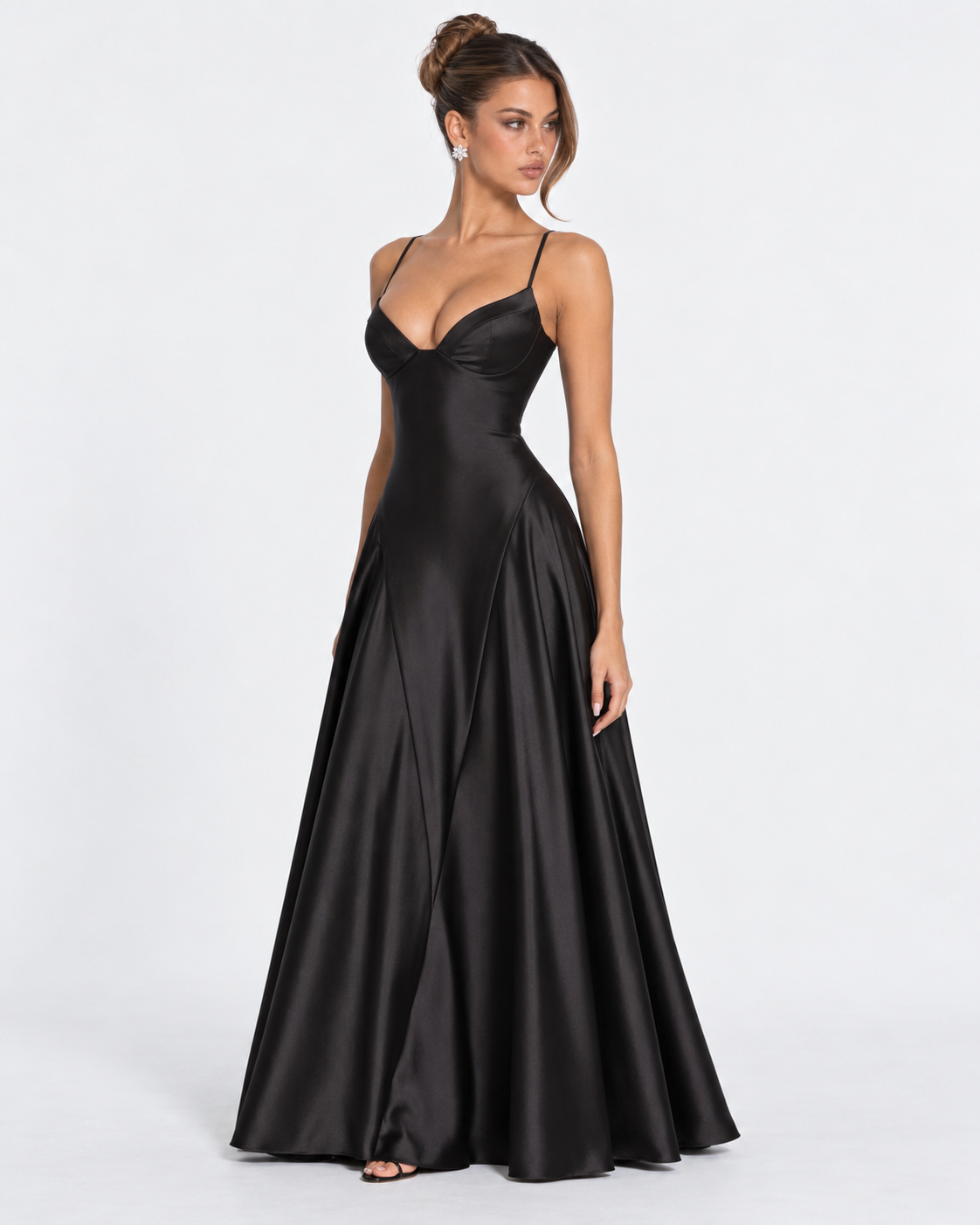 Vestido longo em cetim com corpete e cordões nas costas