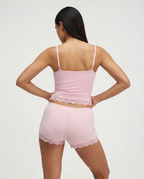 Conjunto suave de camisola e calções com renda ondulada
