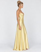 Vestido longo em cetim com corpete e cordões nas costas