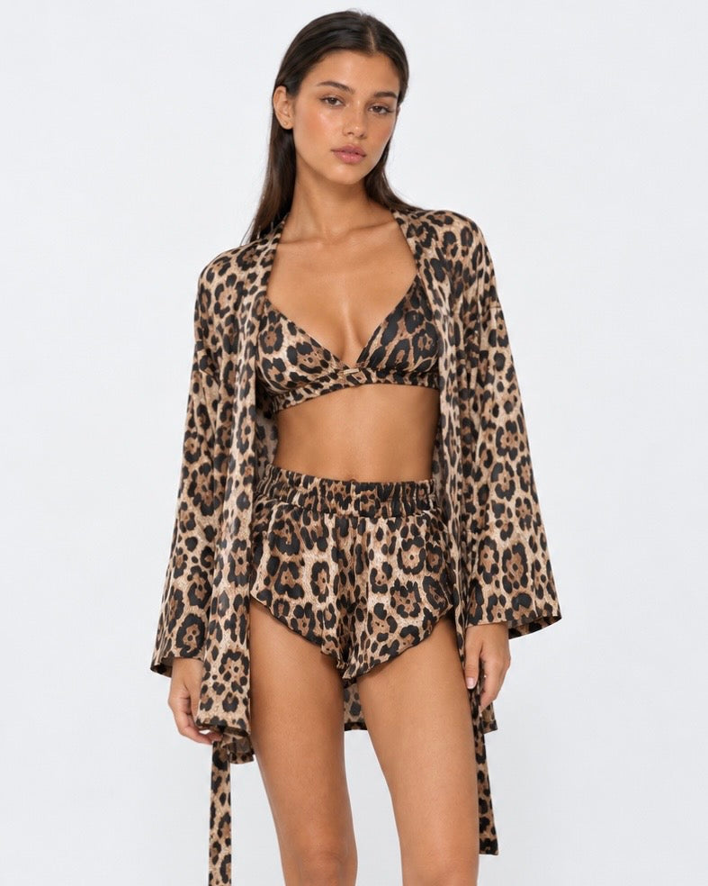 Conjunto de três peças com padrão leopardo
