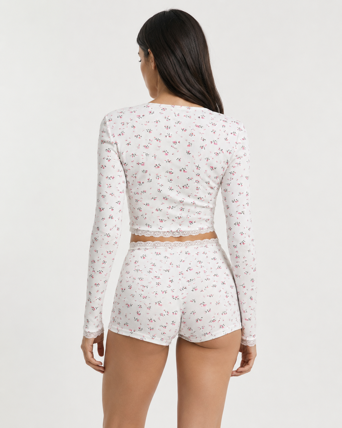 Pijama floral com camisola curta de manga comprida