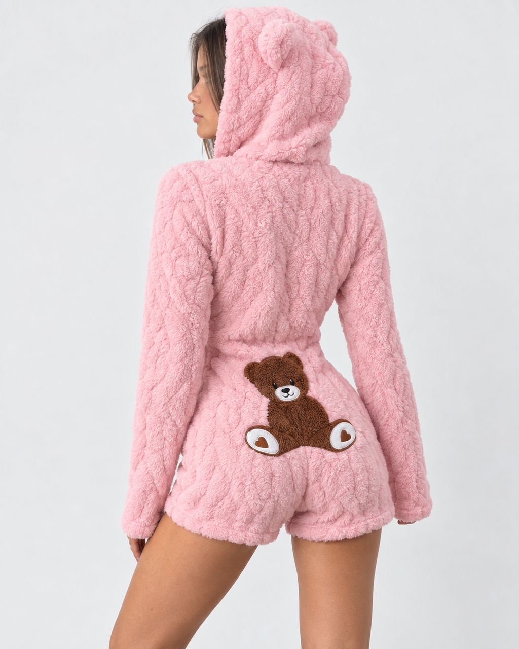 Macacão felpudo com capuz e orelhas de urso