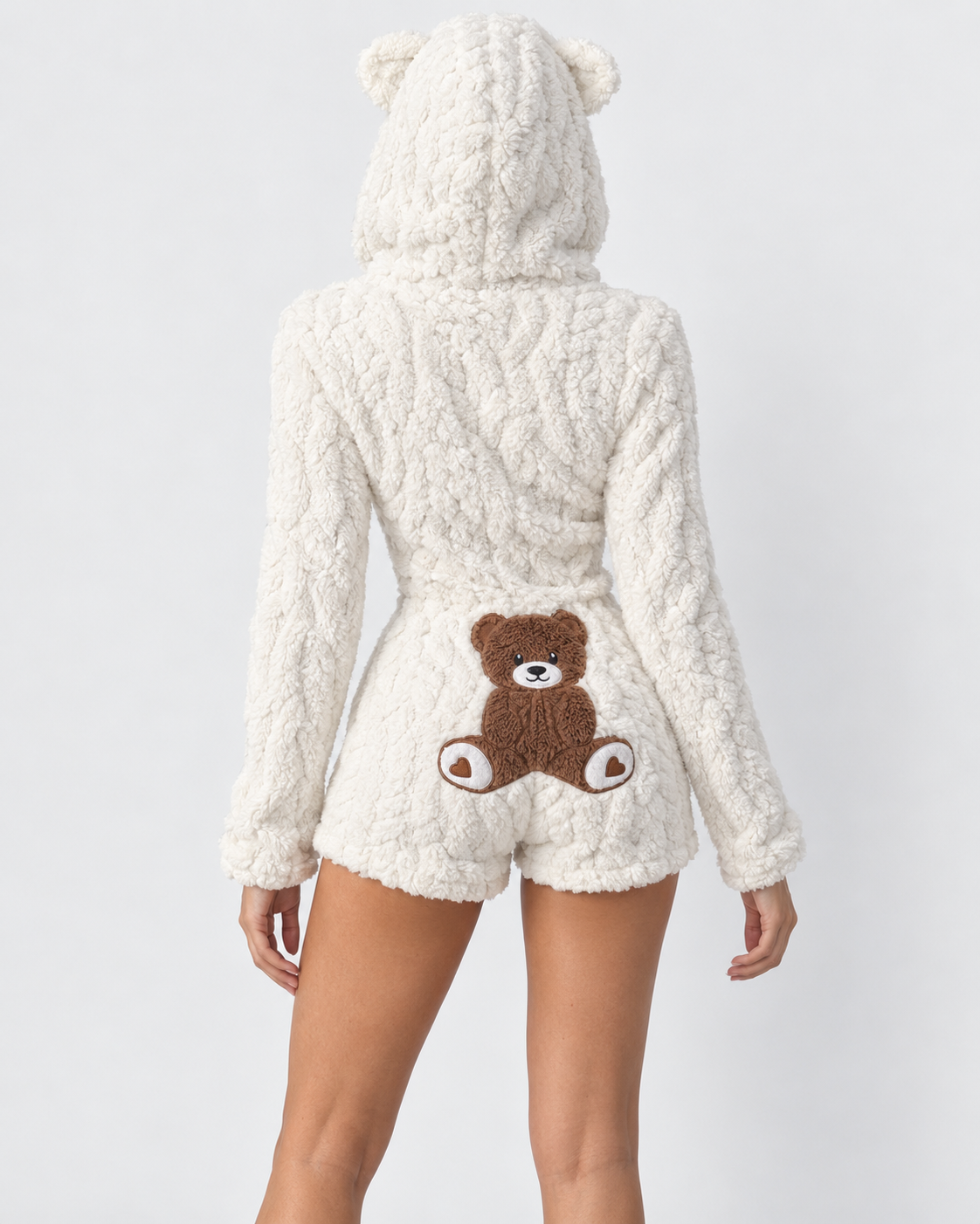 Macacão felpudo com capuz e orelhas de urso