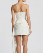 Vestido Curto com Corpete Vale da Primavera