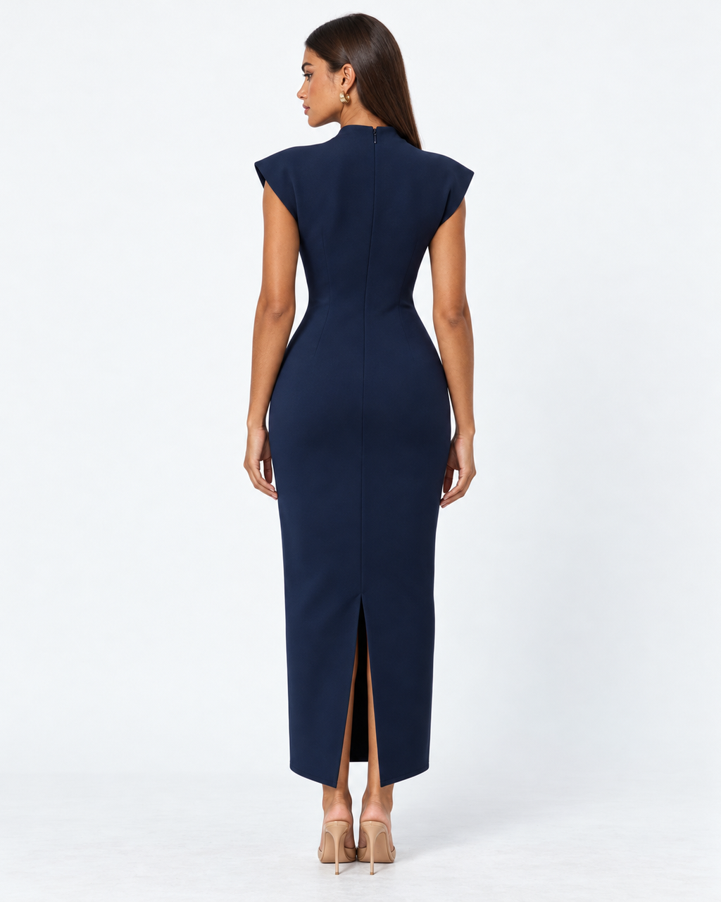 Vestido longo com ombros estruturados e decote em V