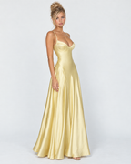 Vestido longo em cetim com corpete e cordões nas costas