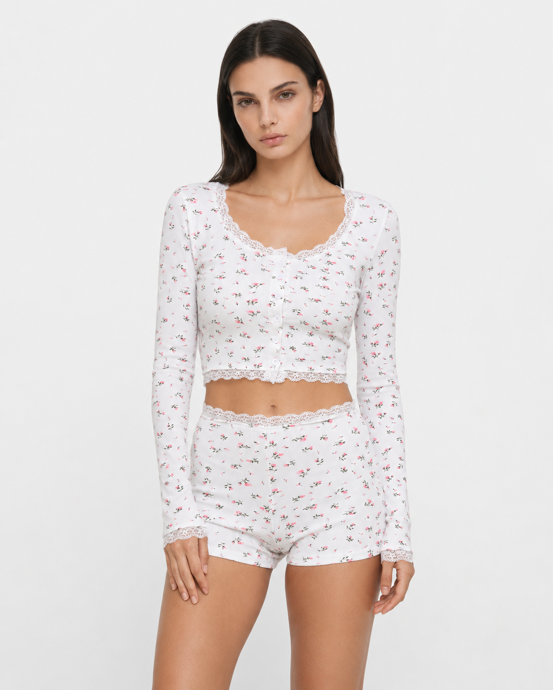 Pijama floral com camisola curta de manga comprida