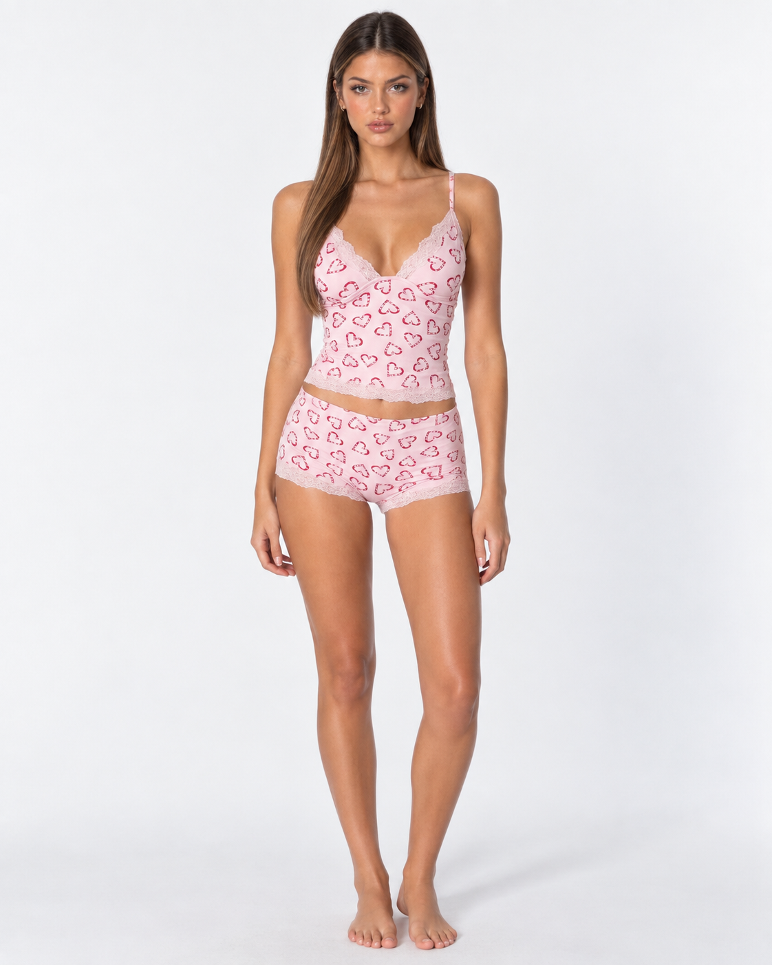 Conjunto de dormir rosa com corações e renda