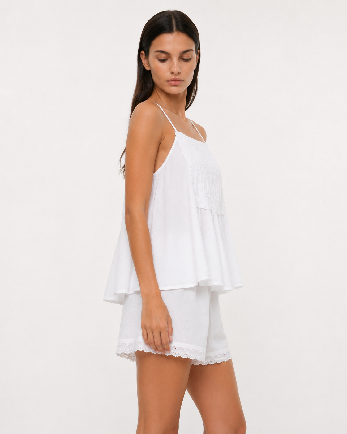 Conjunto em algodão com renda e calções soltos