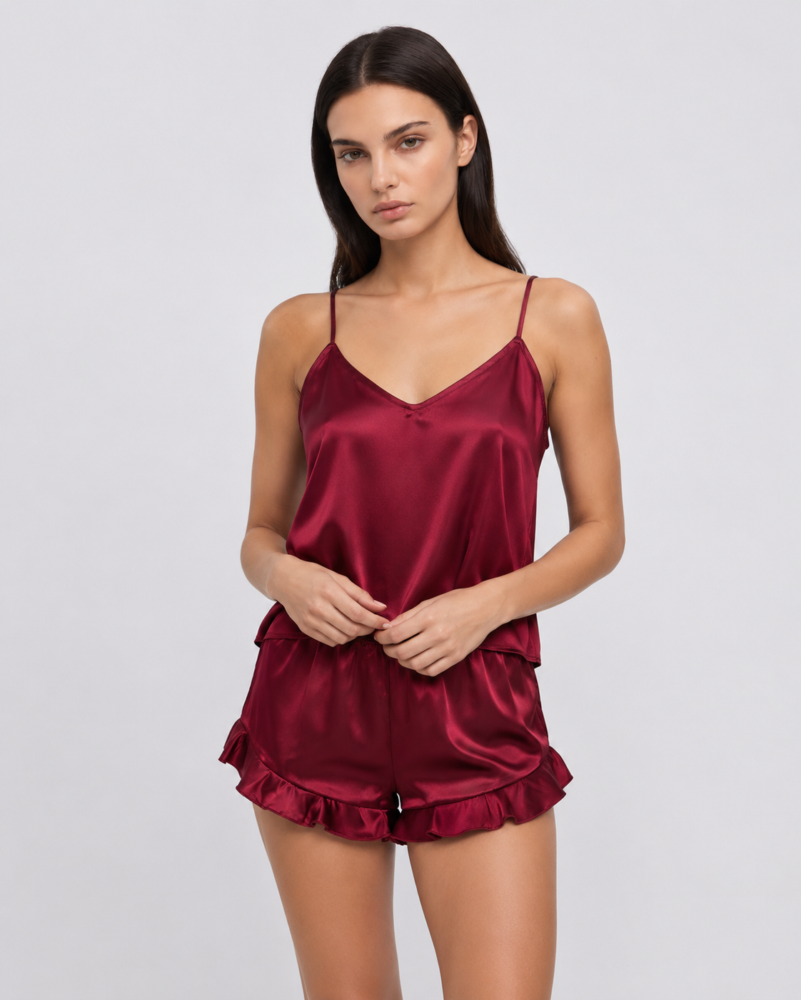 Conjunto em cetim com costas cruzadas e calções com folhos