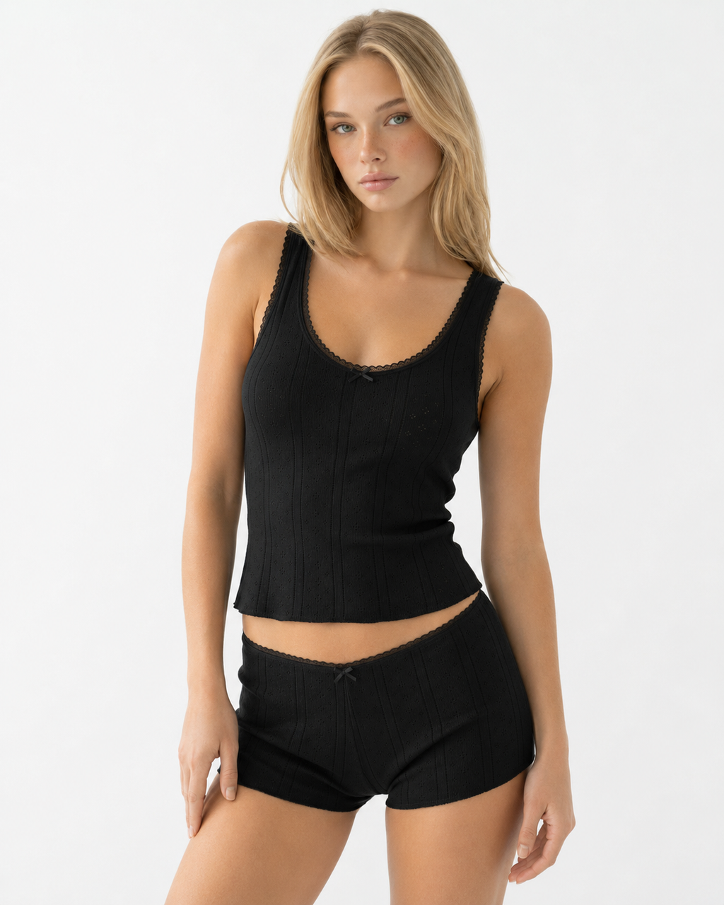 Conjunto de camisola e calções em malha rendilhada com laço