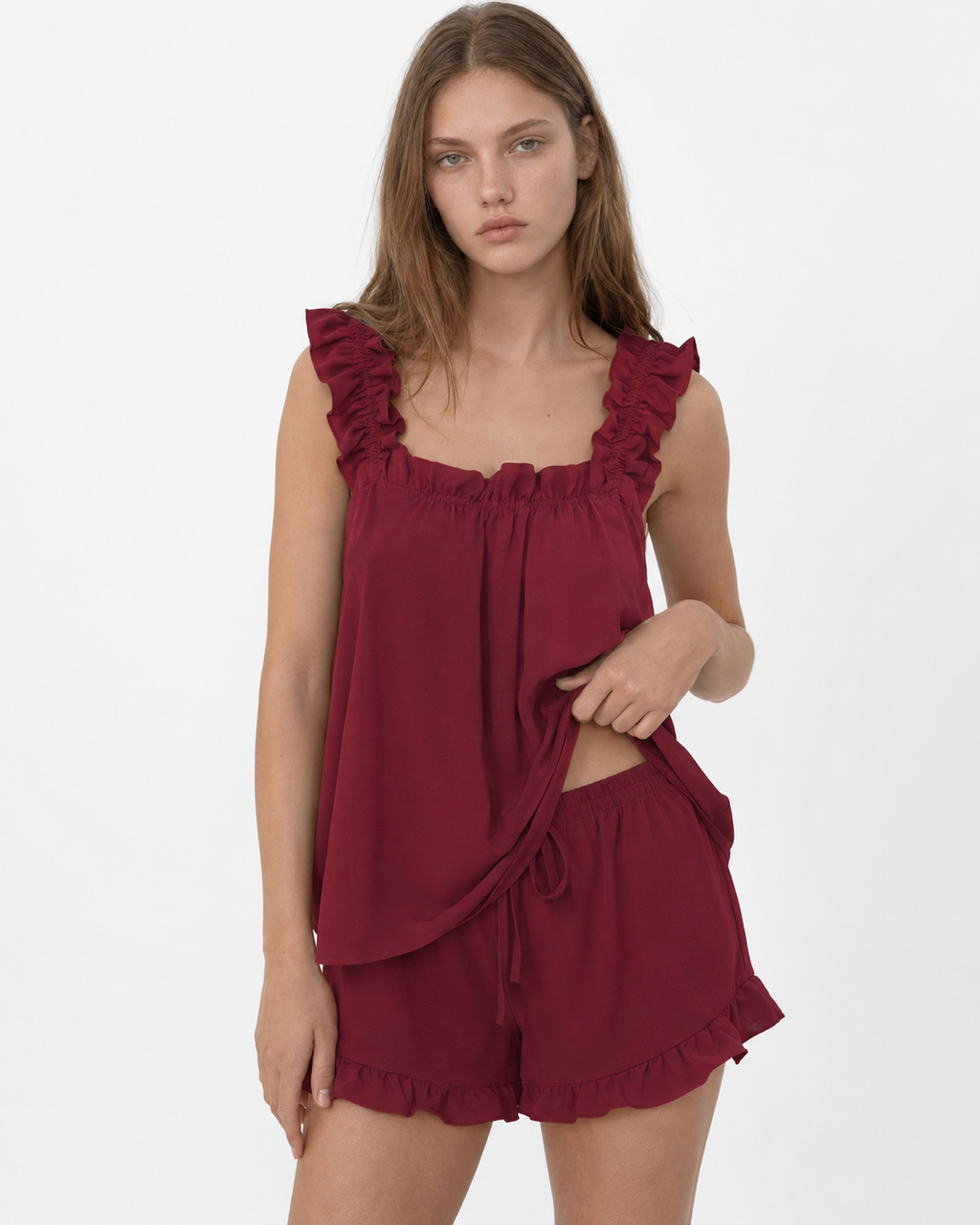 Conjunto leve com alças e calções com folhos