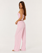 Conjunto suave com camisola ajustada e calças largas