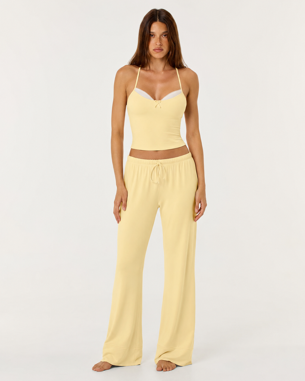 Conjunto suave com camisola ajustada e calças largas