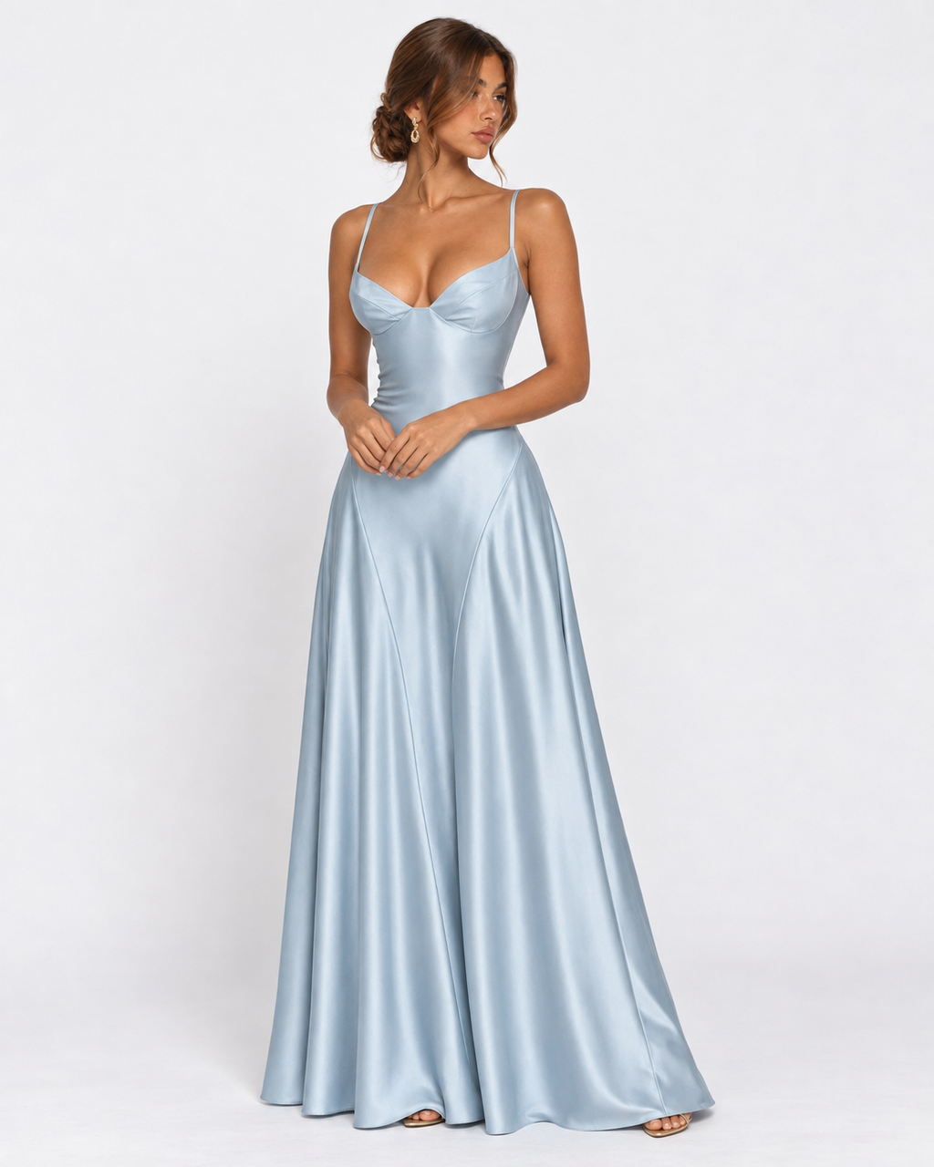 Vestido longo em cetim com corpete e cordões nas costas