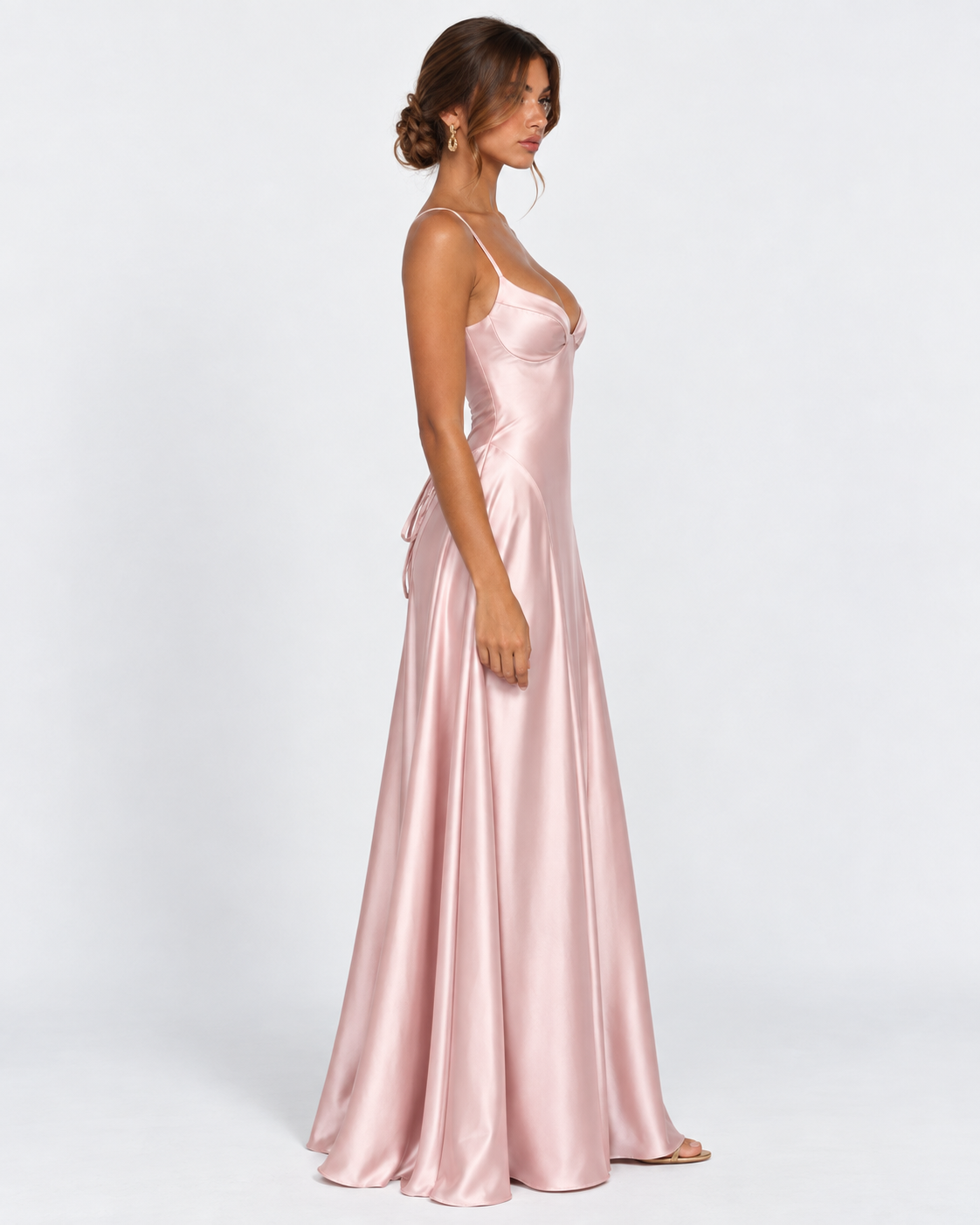 Vestido longo em cetim com corpete e cordões nas costas