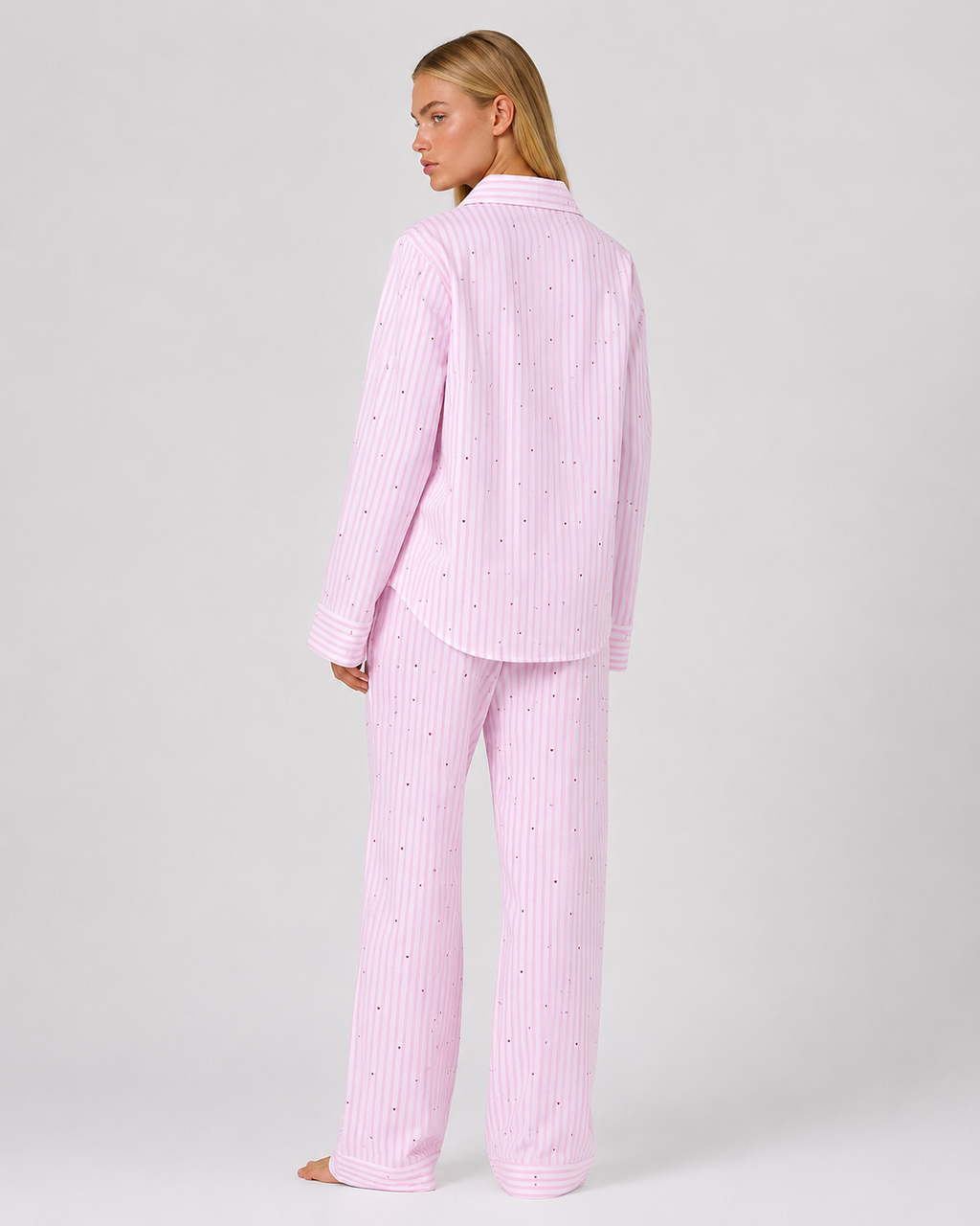 Pijama comprido às riscas rosas com corações