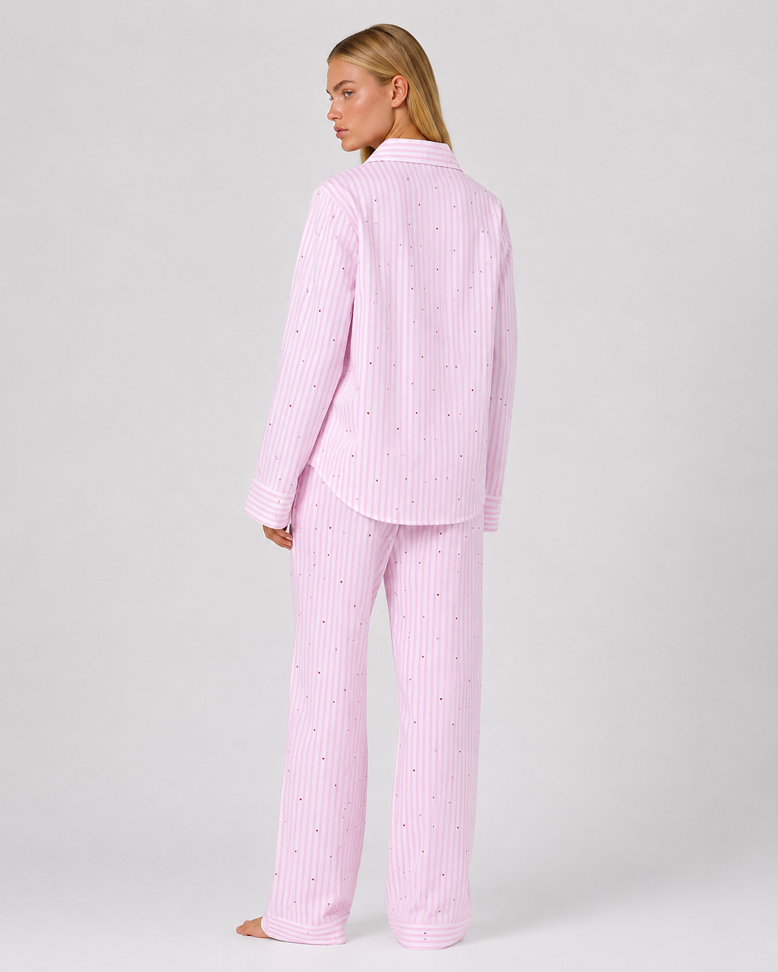 Pijama comprido às riscas rosas com corações