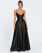 Vestido longo em cetim com corpete e cordões nas costas