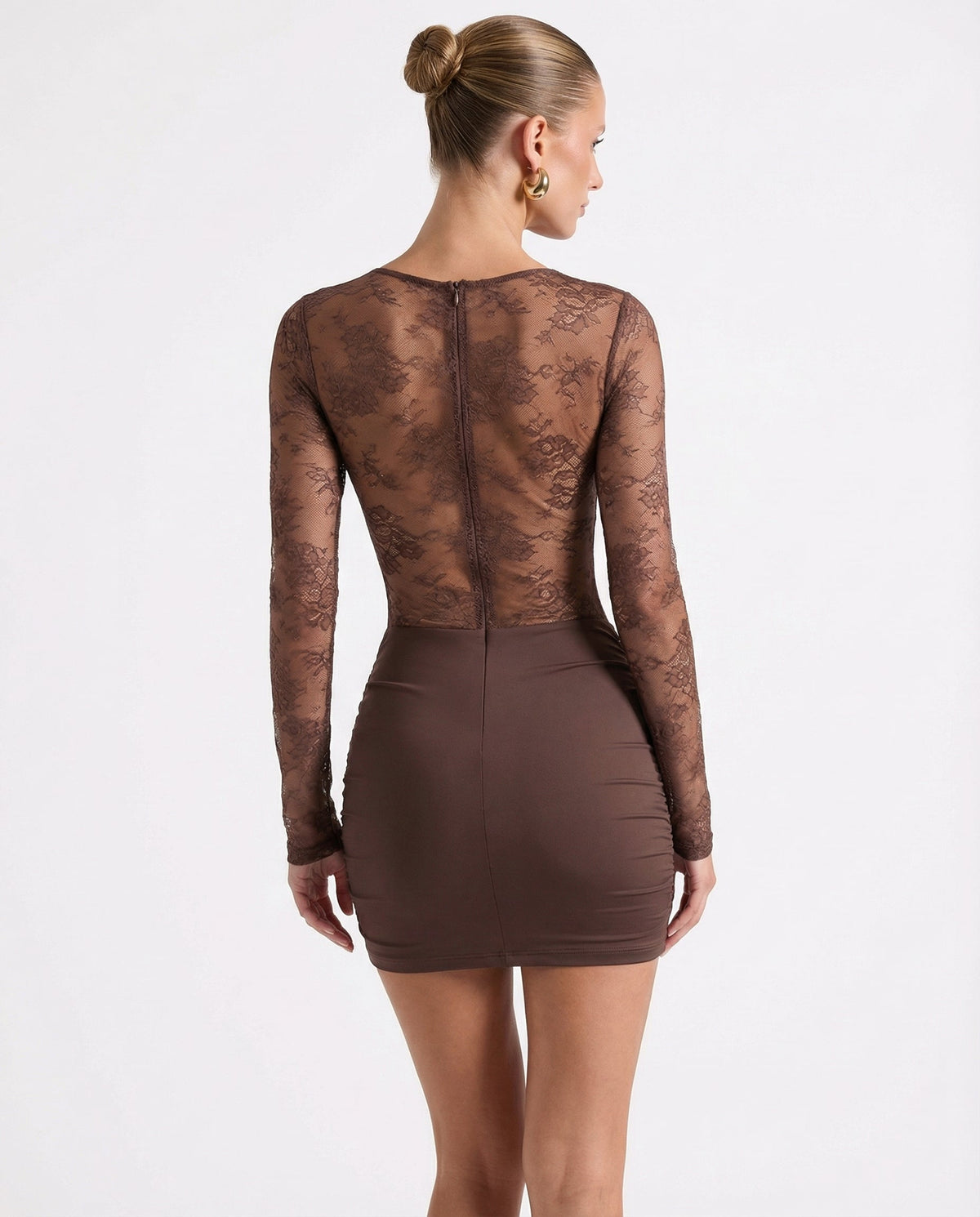 Vestido Curto de Renda com Corpete Nuvem da Primavera