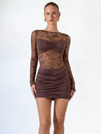 Vestido Curto de Renda com Corpete Nuvem da Primavera