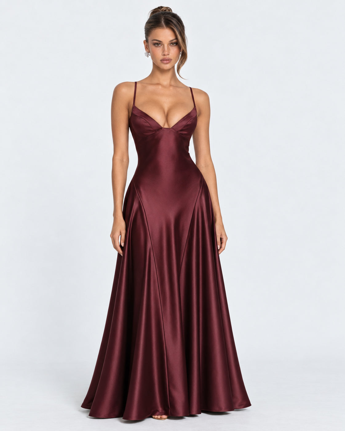 Vestido longo em cetim com corpete e cordões nas costas