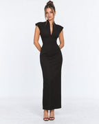 Vestido longo com ombros estruturados e decote em V