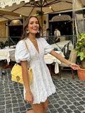Vestido Curto de Decote em V Jasmim do Vale