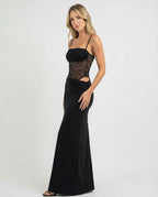 Vestido com Transparência em Renda