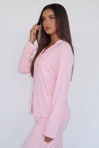 Pijama rosa suave com camisa de manga comprida