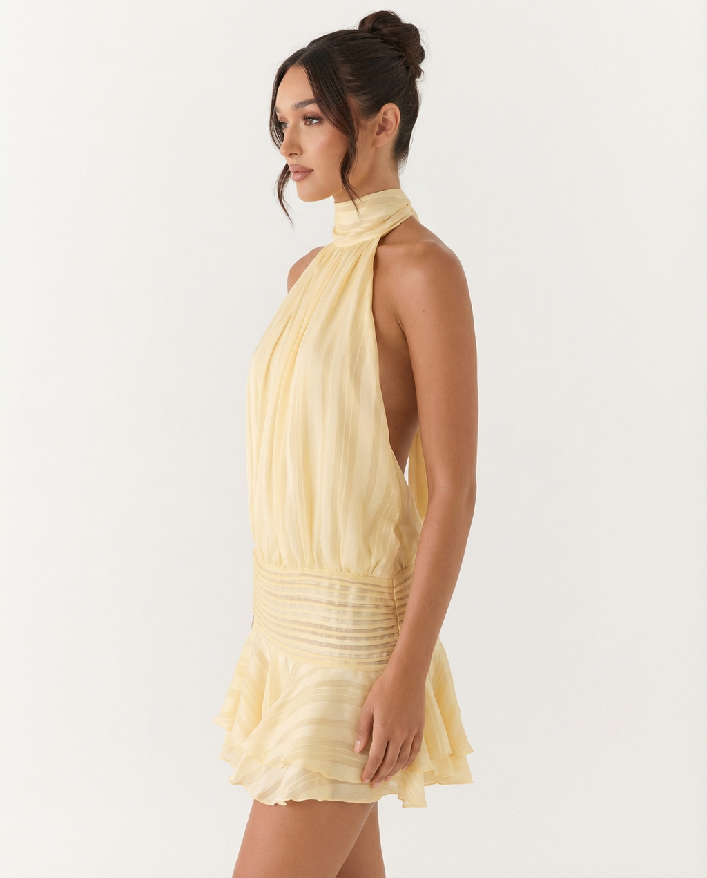 Vestido Curto com Alças ao Pescoço Luz da Primavera