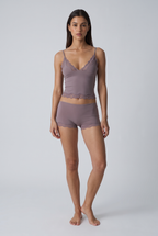 Conjunto suave de camisola e calções com renda ondulada