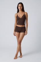 Conjunto suave de camisola e calções com renda ondulada