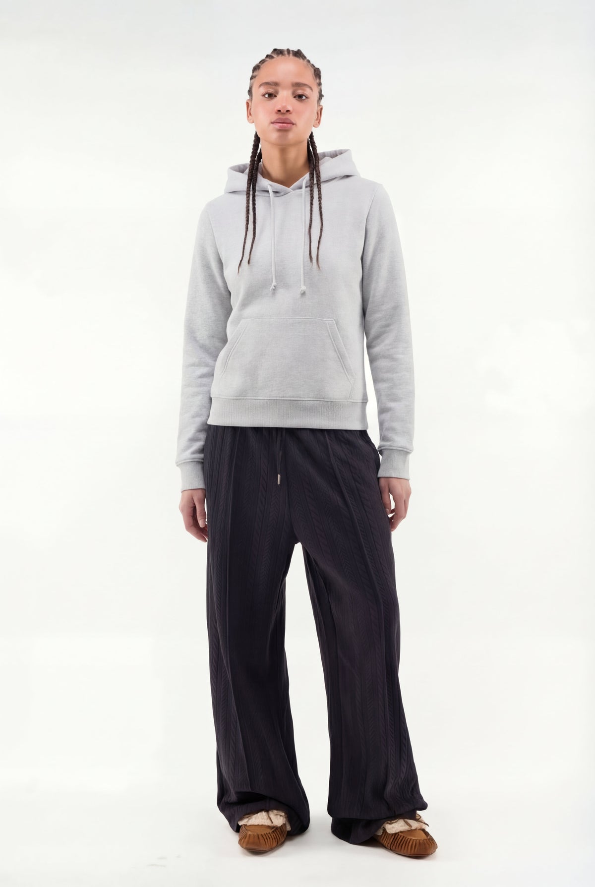 Sweatshirt com Capuz e Asas Brilhantes nas Costas
