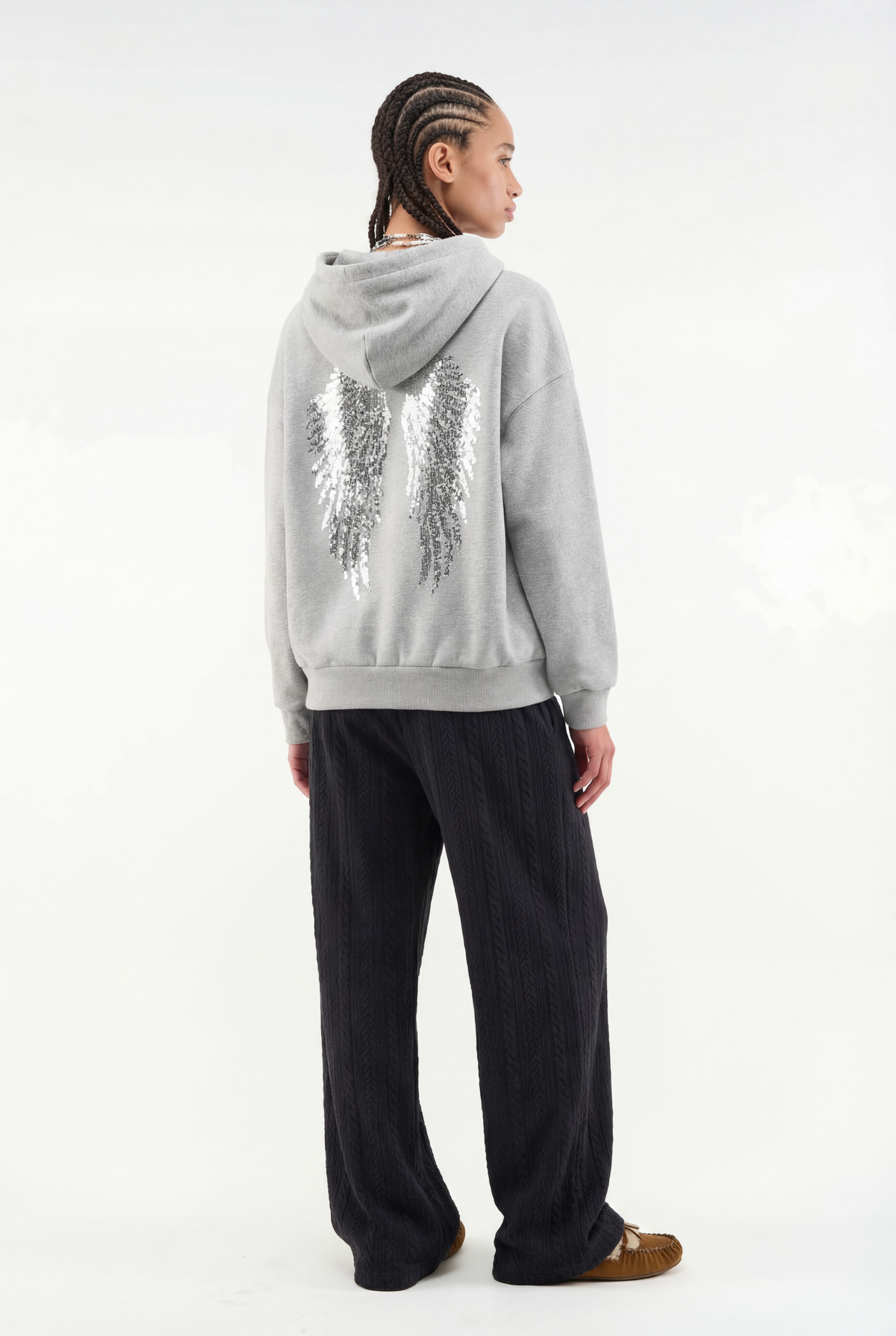 Sweatshirt com Capuz e Asas Brilhantes nas Costas