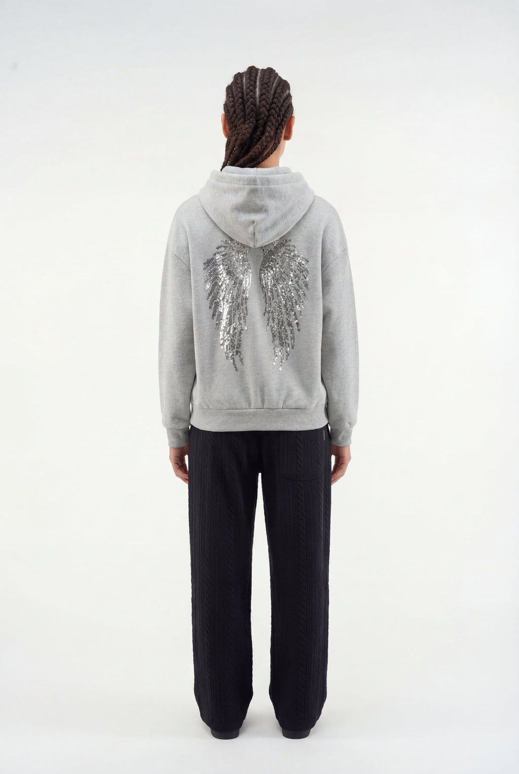 Sweatshirt com Capuz e Asas Brilhantes nas Costas